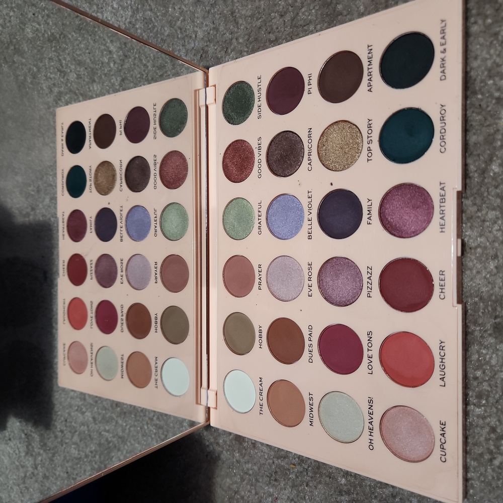 Eyeshadow Palette Emily by revolution